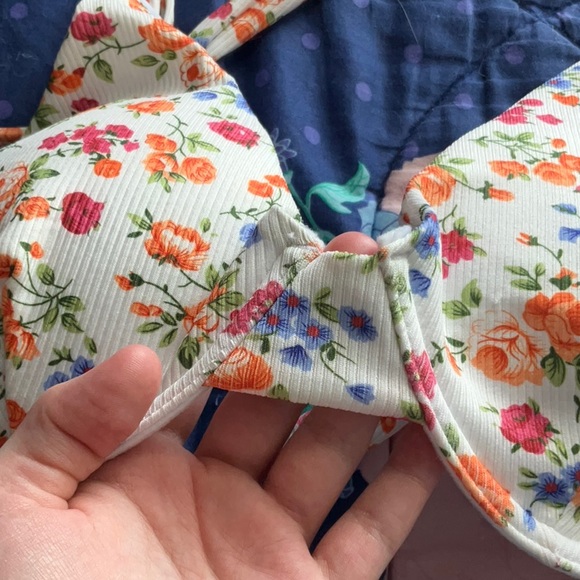 Women’s Floral Bikini - Picture 3 of 4